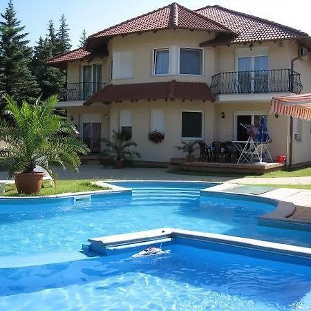 Happy Sun Medences Apartman Siofok Exterior photo
