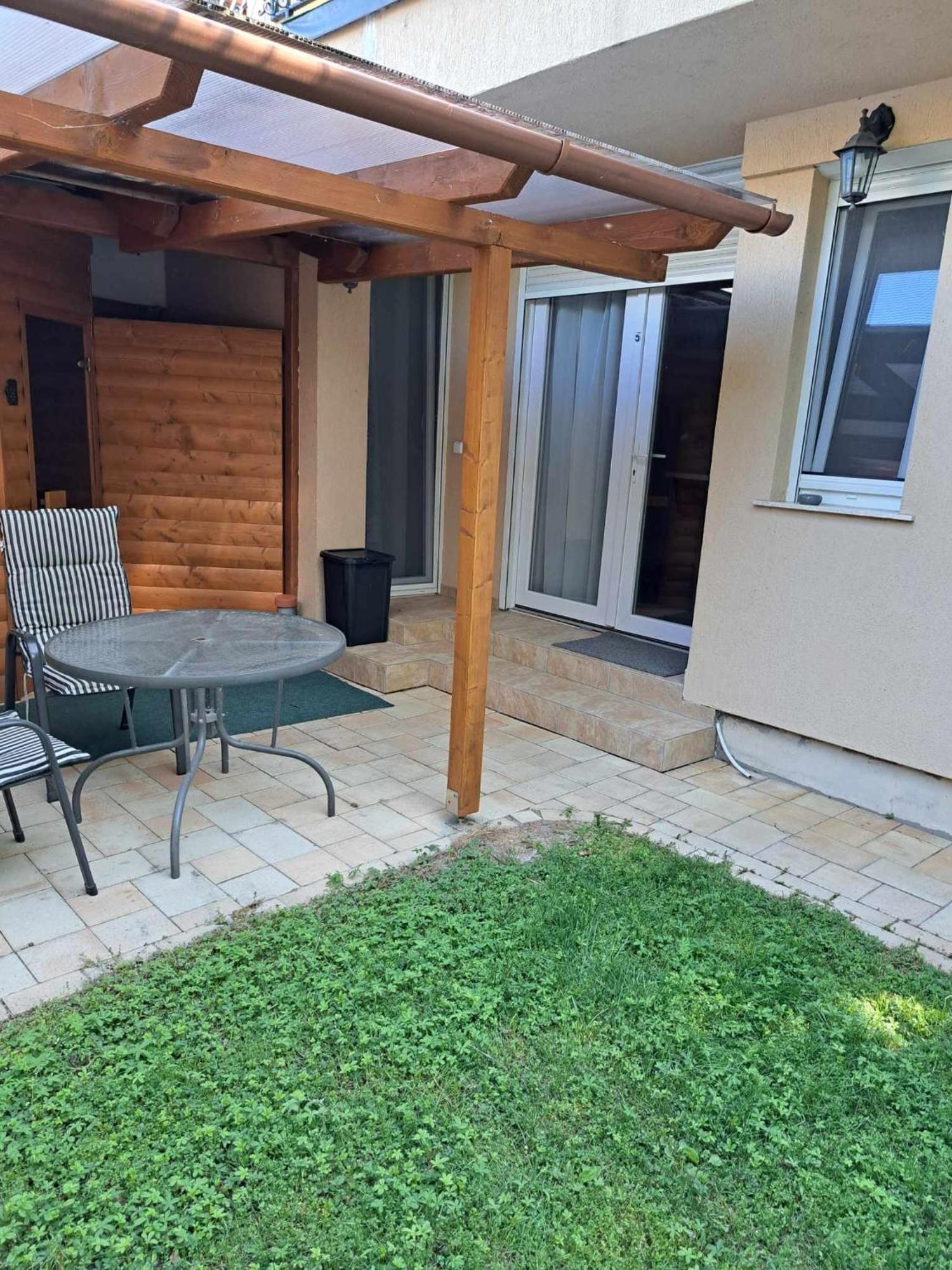 Happy Sun Medences Apartman Siofok Exterior photo