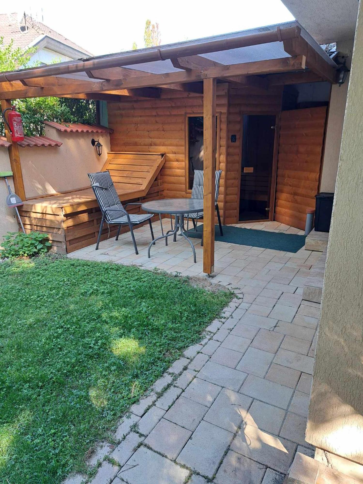 Happy Sun Medences Apartman Siofok Exterior photo