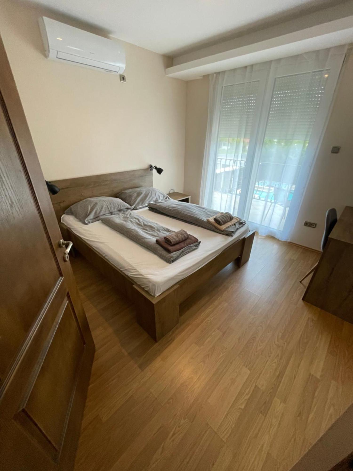 Happy Sun Medences Apartman Siofok Exterior photo