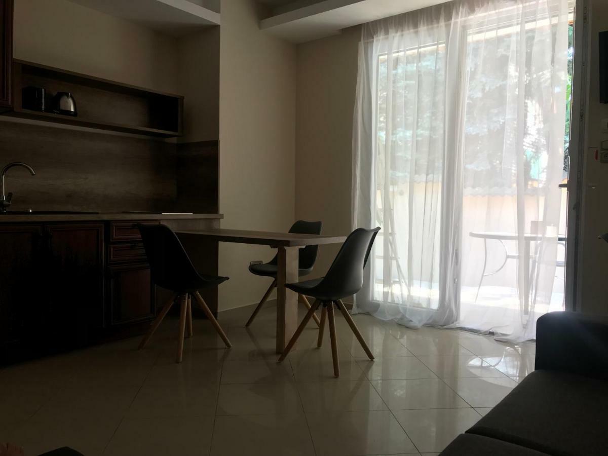 Happy Sun Medences Apartman Siofok Exterior photo